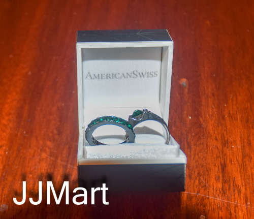 Costume Jewellery : Silver Ring Set with Green stones  - Size 5