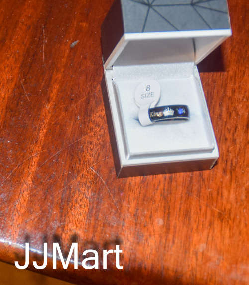 Costume Jewellery : Her King Ring- Black with stone  - Size 8