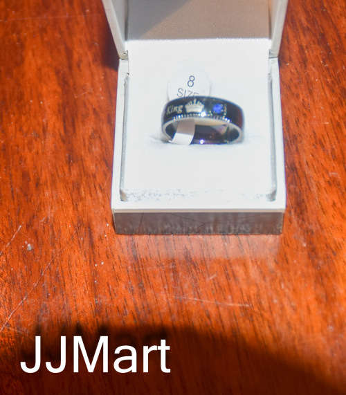 Costume Jewellery : Her King Ring- Black with stone  - Size 8