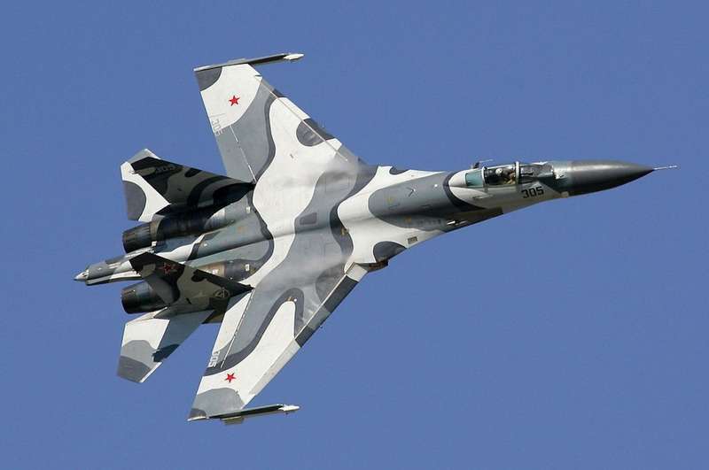 Sluban Sukhoi Su-27 Russian Fighter Jet 2 in 1 - 1040 Pieces