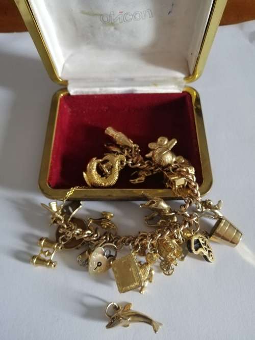 ** CHARM BRACELET ** SOLID 9CT GOLD ** 1950s ERA ** VERY HEAVY 83.71 GRAMS **