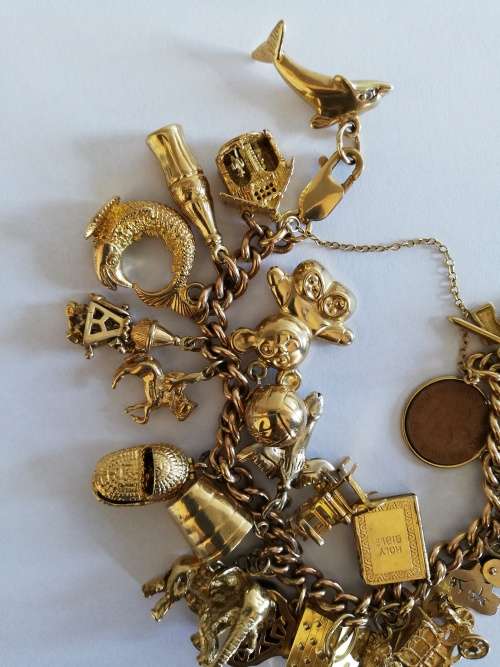 ** CHARM BRACELET ** SOLID 9CT GOLD ** 1950s ERA ** VERY HEAVY 83.71 GRAMS **