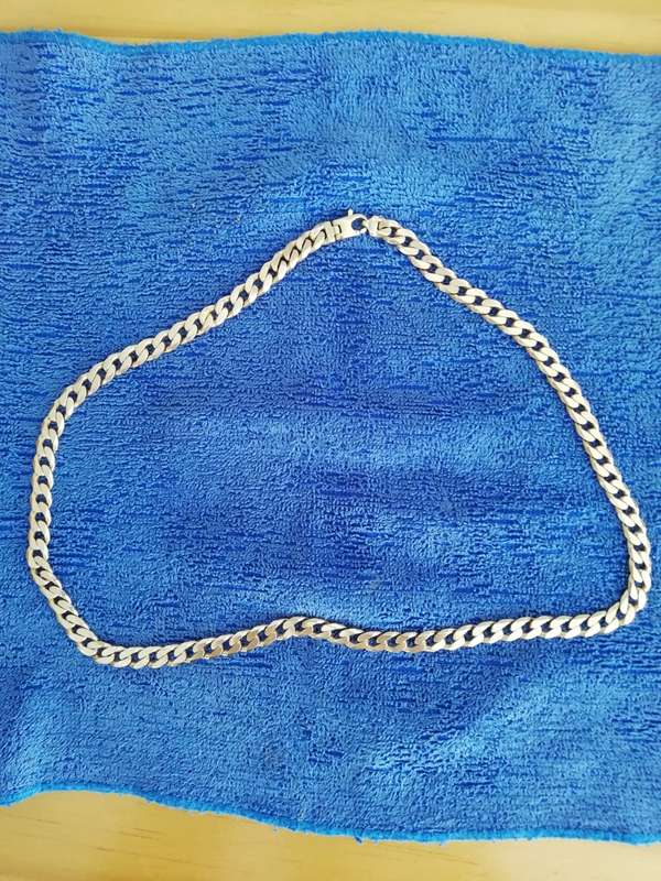 ** HEAVY SOLID 9CT GOLD CHAIN **