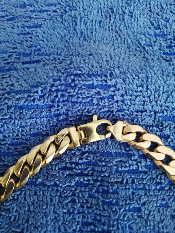 ** HEAVY SOLID 9CT GOLD CHAIN **