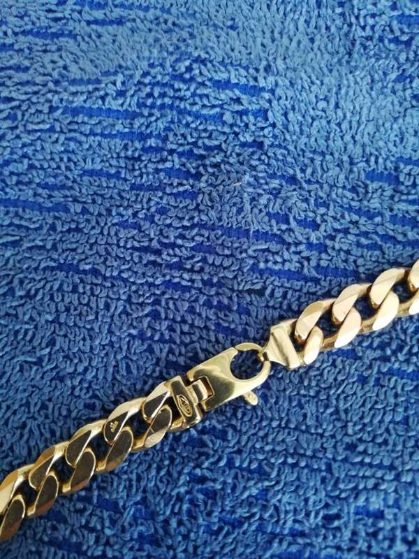 ** HEAVY SOLID 9CT GOLD CHAIN **