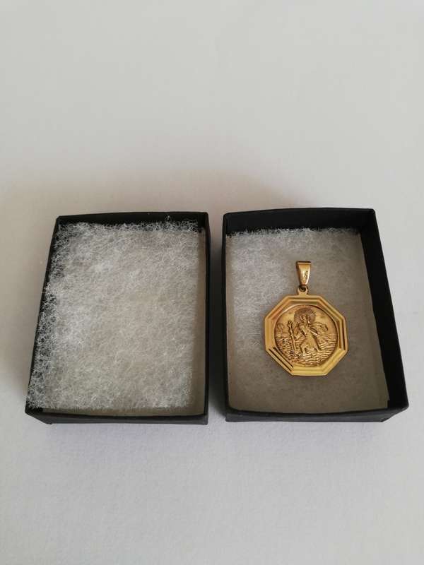 ** SOLID 9CT GOLD ** ST CHRISTOPHER PENDANT ** HALLMARKED ** 3.61 GRAMS ** CRAZY R1 START !!!