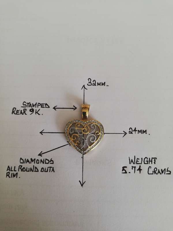 ** SOLID 9CT GOLD ** APPROX 38 DIAMOND HEART PENDANT ** 5.74 GRAMS ** A MUST VIEW ** CRAZY R1 START!