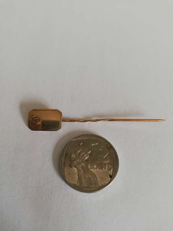 * SOLID 9CT GOLD * TIE PIN * CLEARLY MARKED * BRITISH HALLMARKS * CRAZY R1 START !!!