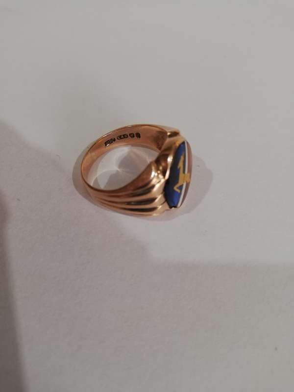* SOLID 9CT ROSE GOLD SPRINGBOK RING * OLD SA FLAG COLOURS * VERY, VERY RARE * HALLMARKED * 5.99 G *