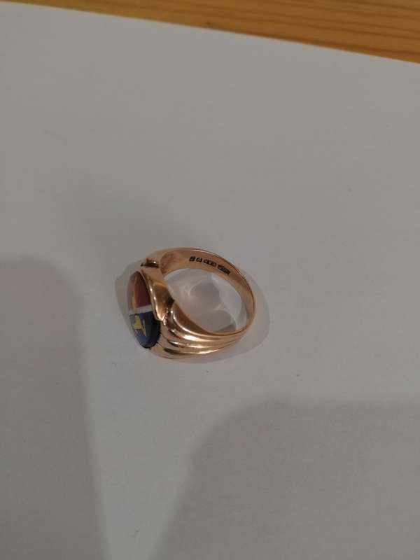 * SOLID 9CT ROSE GOLD SPRINGBOK RING * OLD SA FLAG COLOURS * VERY, VERY RARE * HALLMARKED * 5.99 G *