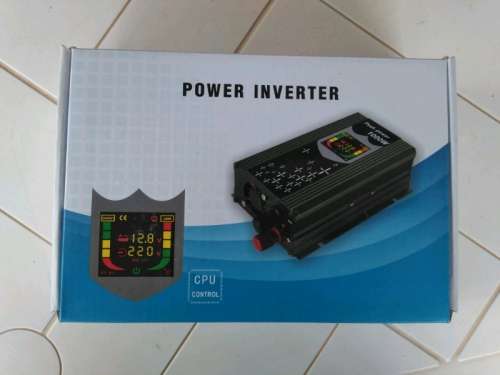 Brand new 1000watt dc to ac power INVERTER with LCD Screen and USB.