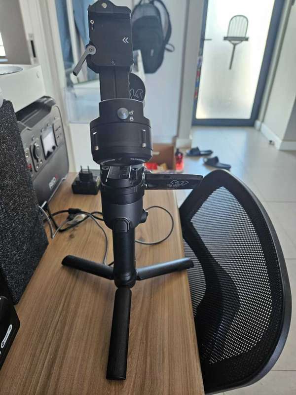Zhiyun Weebill 2 3-Axis Handheld Gimbal Stabiliser with Rotating Touchscreen