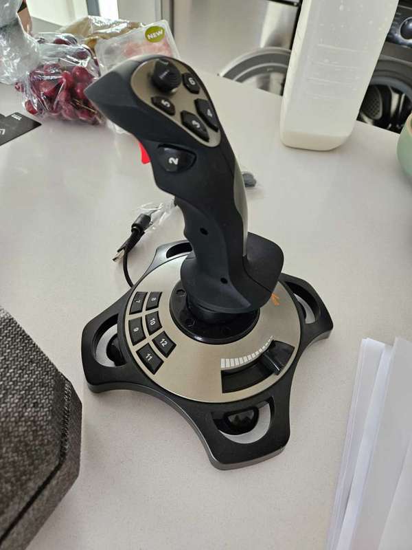 Game controls PS4/XBOX/PC joystick with Vibration Simulat - DEMO Unit
