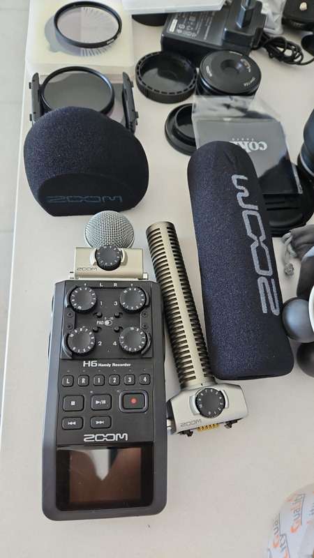 Zoom H6 Handy Sound Recorder With Two Mics