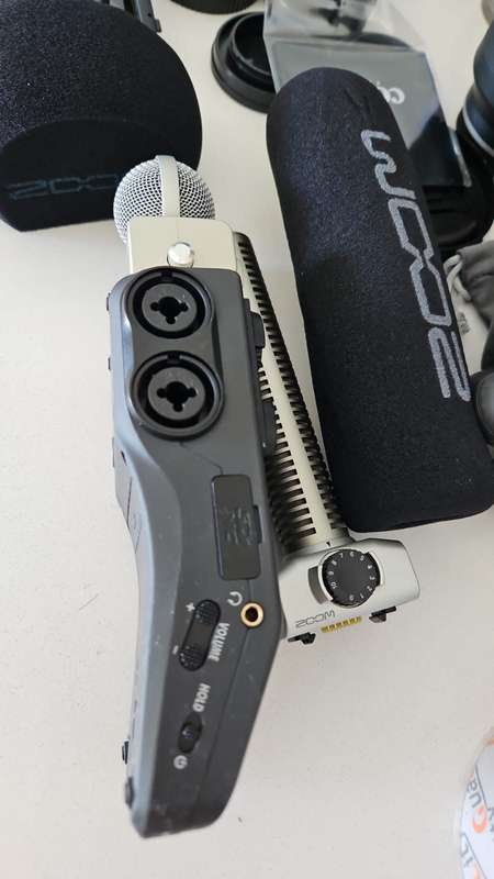 Zoom H6 Handy Sound Recorder With Two Mics