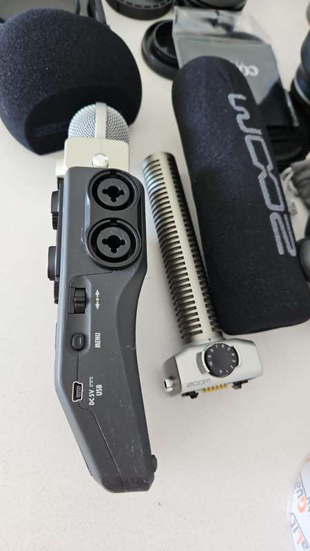 Zoom H6 Handy Sound Recorder With Two Mics