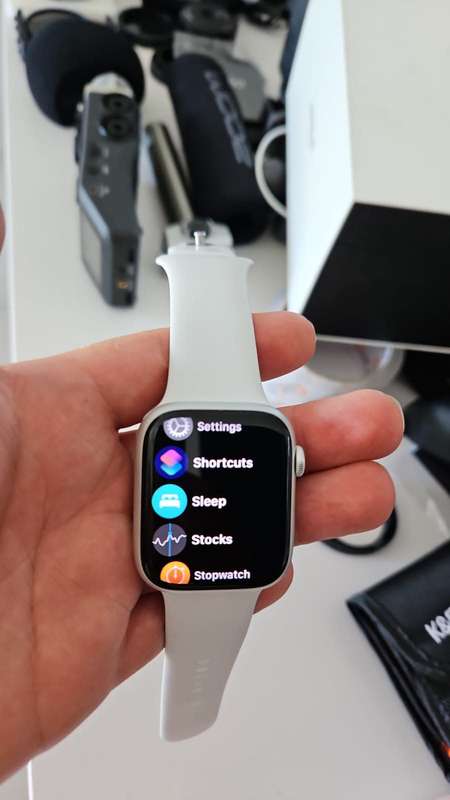Apple Watch Series 8 GPS + Cellular 45mm Silver Aluminium Case with White SB