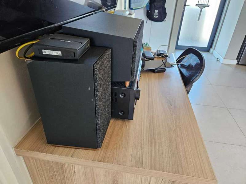 Jamo S805 HCS 5.0 Surround Sound Speaker Package -Black