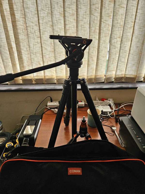 COMAN Complete Professional Heavy Duty Aluminum Tripod 360 Degree Fluid Head and Mono Pod