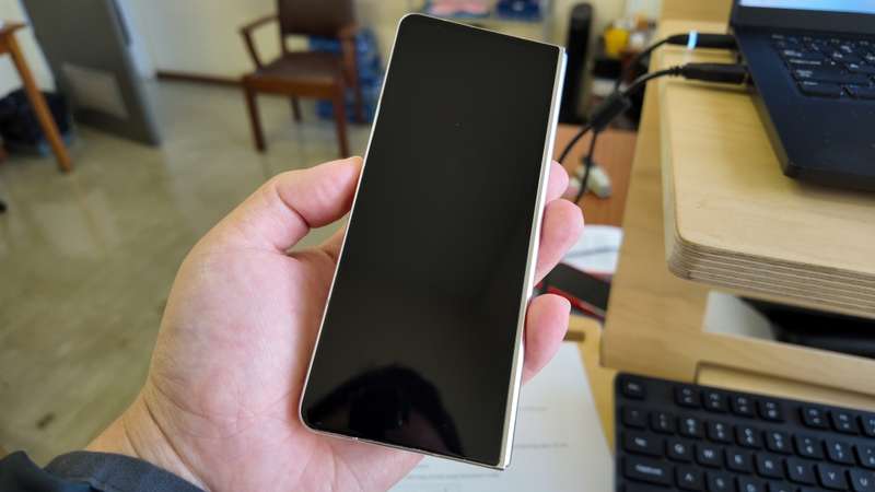 Samsung Galaxy Z Fold5 5G Cream 512gb dual sim - mint as new