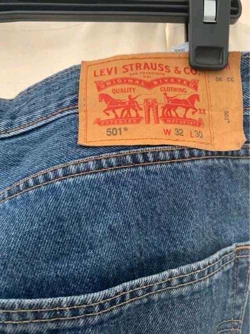 Men Levi jean