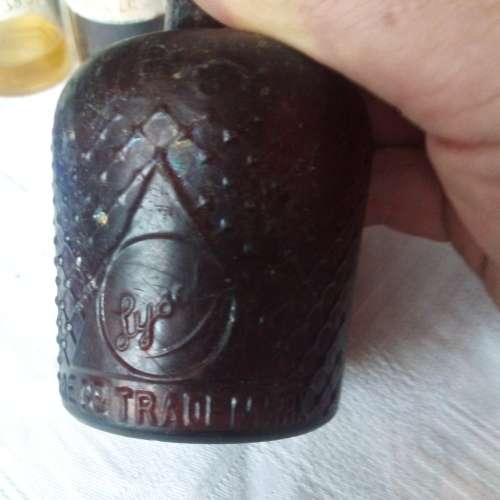 APOTHECARY POISON BOTTLE EYEBATHS INKWELL AND VILES