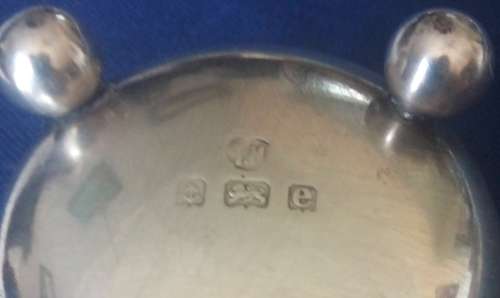 HALLMARKED STERLING SILVER SMALL BOWL ON BALL FEET