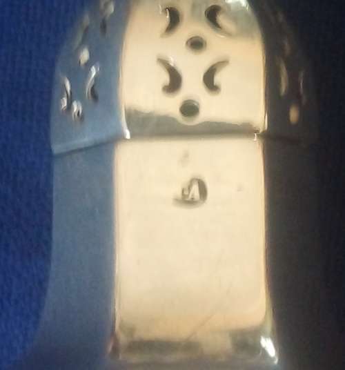 HALLMARKED STERLING SILVER SHAKER