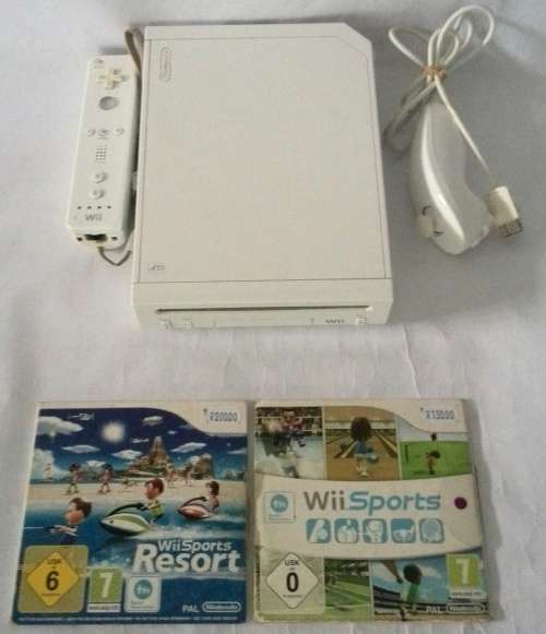 Nintendo Wii White Family Edition.+ 2 Games