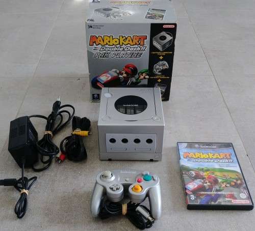 Silver Platinum  Limited Edition GameCube + Mariokart Double Dash
