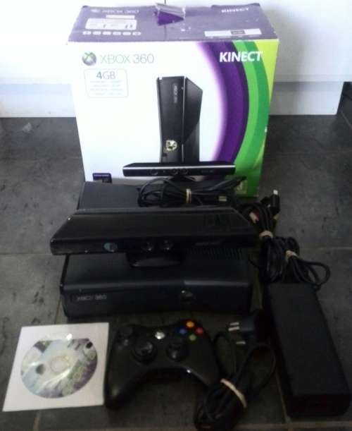 Xbox 360 4GB Slim.+ Kinect Sensor