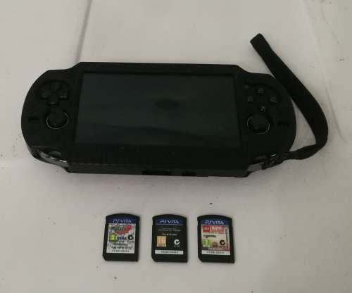 PlayStation PS Vita 32GB + 3 Games!