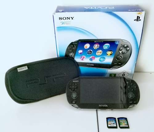 PlayStation PS Vita 16GB + 2 Games