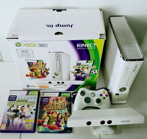 Xbox 360 Slim 4GB White Kinect Bundle Boxed + 2 Games.