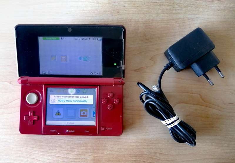 Nintendo 3DS Red - Good Condition