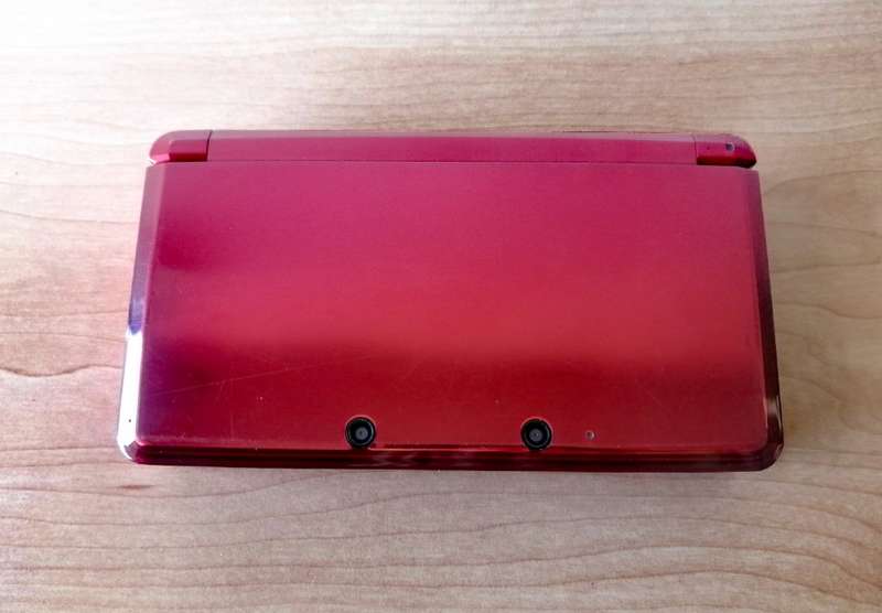 Nintendo 3DS Red - Good Condition