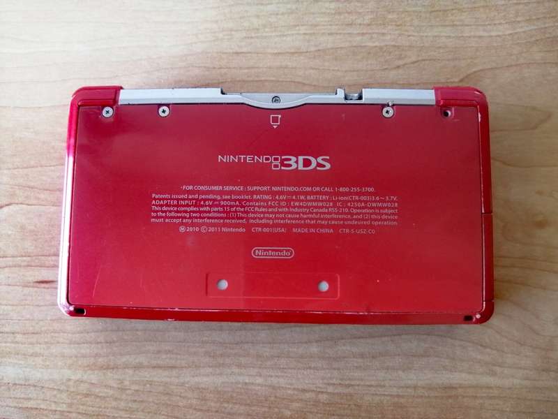 Nintendo 3DS Red - Good Condition