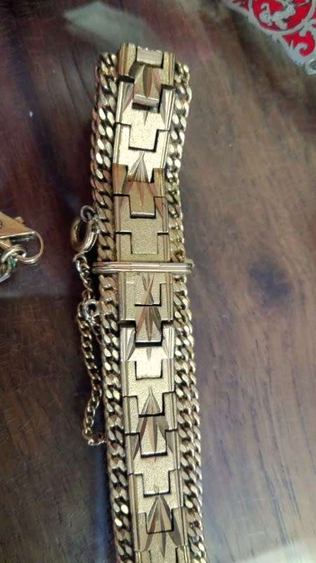 JOB LOT OF GRANDMA'S OLD JEWELLERY- ONE BID FOR ALL!!