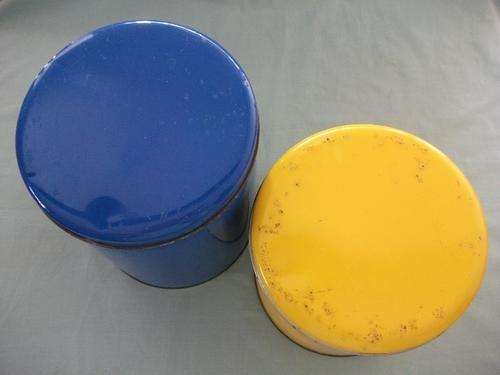 Large Yellow Tin and Medium Blue Tin