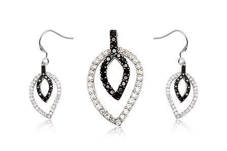 6.02gm 14K white Gold finish - Beautiful black & white Set