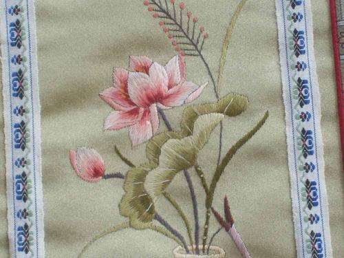 EXQUISITE ORIENTAL SILK EMBROIDERY IN GLASS COVERED FRAME