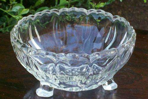 FOOTED PRESSED GLASS DRAINING BOWL