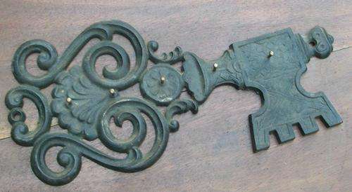 CAST IRON KEY HOLDER