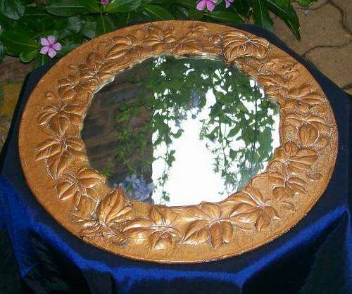 ROUND MIRROR WITH COPPER TRIM