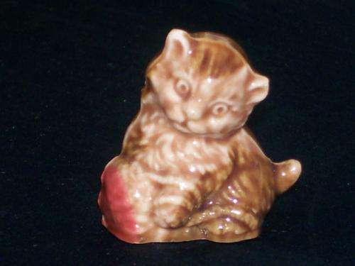 WADE KITTEN ORNAMENT
