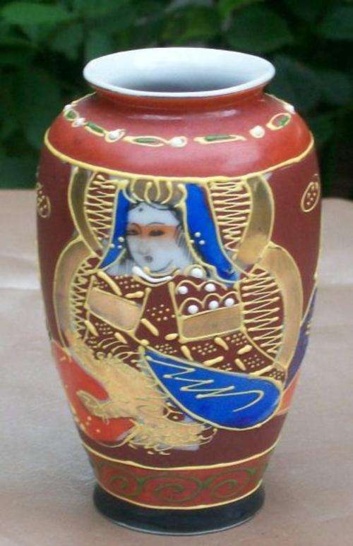 SMALL SATSUMA-STYLE VASE
