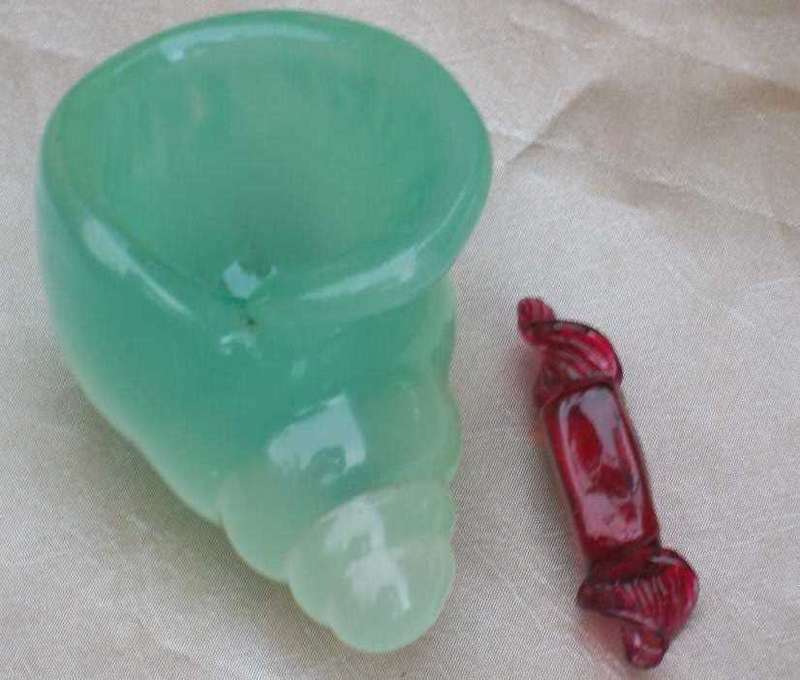 GLASS SHELL AND SWEET