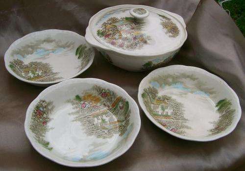 ALFRED MEAKIN TUREEN AND THREE BOWLS "FAMOUS COTTAGES" N/R ** R1 START