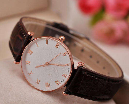New Fashion Golden Case Dragon Design Watch Women