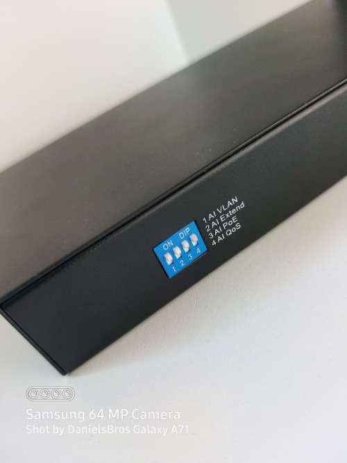 Duxbury 10 port gigabit switch with 8 port AI PoE